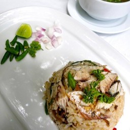 ข้าวผัดปลาทูพริกขี้หนู