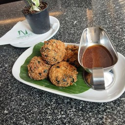 ทูน่าคอฟต้า 4 ชิ้น