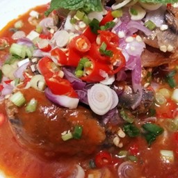 ยำปลากระป๋องราดข้าว