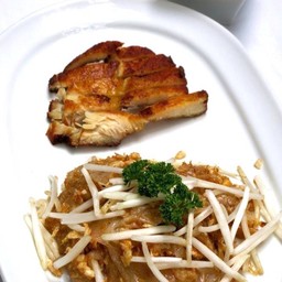 ก๋วยเตี๋ยวคั่วไก่
