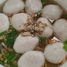 ก๋วยเตี๋ยว-ลูกชิ้นปิ้งอ้วนผอม