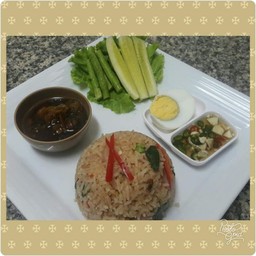 ข้าวผัดน้ำพริกลงเรือคู่หมูหวาน