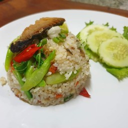 ข้าวผัดคะน้าปลาเค็ม