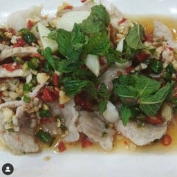 หมูมะนาวคะน้าแช่เย็น Steamed Pork in Lemon Juice Spicy Salad