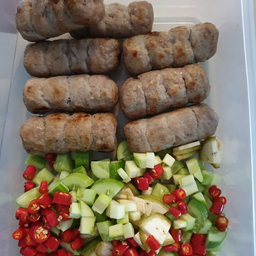 แหนมเนือง หมูล้วนๆ ผักสด ๆ นำ้จิ้มอร่อย ที่มาจากประสบการณ์เวียดนาม 