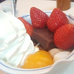 Strawberry cream anmitsu : สตรอเบอร์รี่ หวาน หอม เด็ดดวงจ๊ะ