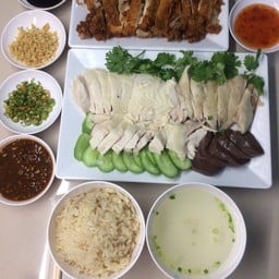 โง้ว ข้าวมันไก่
