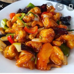 กุ้งหมึกผัดเม็ดม่ะม่วงเป็นกับ