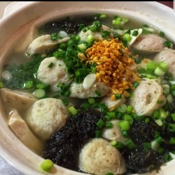 แกงจืดลูกชิ้นสาหร่าย 紫菜肉丸汤