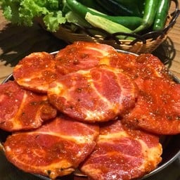 Spicy Marinated Pork Neck หมูหมักซอสโคซูจัง+เครื่องเคียง