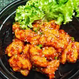 ไก่ทอด Lunch Box (เลือกซอส 1.สไปซี่, 2.น้ำผึ้งกระเทียม, 3.น้ำผึ้งซอสโกชูจัง)