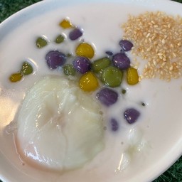 บัวลอยไข่หวานใส่กล่อง