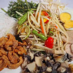 ส้มตำปลาร้าถาด