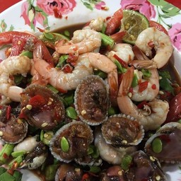 ยำหอยแครงกุ้งสด