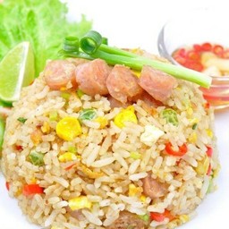 ข้าวผัดแหนม