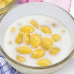 แปะก๊วยนมสดร้อน