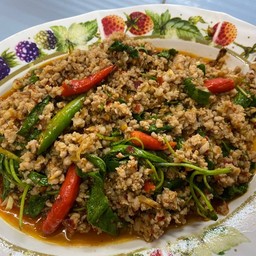 หมูสับผัดใบกระเพรา