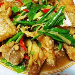 ปลากระพงขาวผัดขึ้นฉ่าย