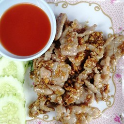 หมูทอดกระเทียม