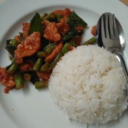 ข้าวพริกแกง