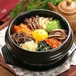 Kimchi & Grilled Pork Stone Bowl Bibimbap ข้าวยำกิมจิหมู+ซุปสาหร่าย