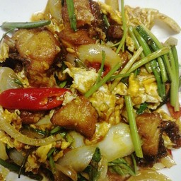 เนื้อปลากะพงผัดผงกะหรี่