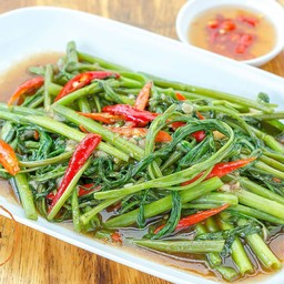 ผัดผักบุ้งไฟแดง