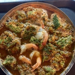 แกงส้มชะอมกุ้ง