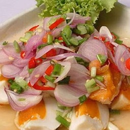 ยำไข่เค็ม