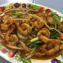 กุ้งผัดเม็ดมะม่วง