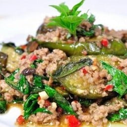 มะเขือยาวผัดเต้าเจี้ยวใส่หมู