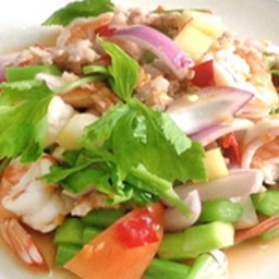 ยำก้านคะน้ากุ้ง