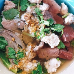 เกาเหลาเลือดหมู