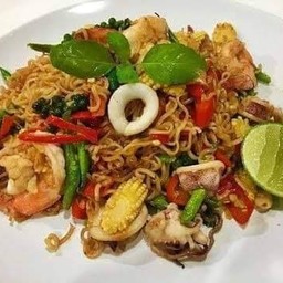 ผัดมาม่าขี้เมา