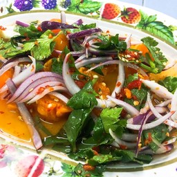 ยำไข่แดง