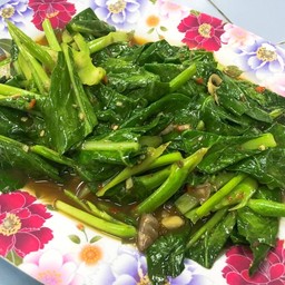 ผัดคะน้าปลาเค็ม