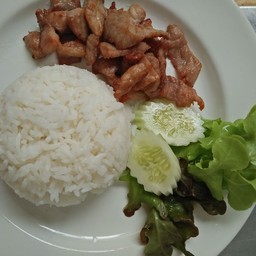 ข้าวหมูทอดน้ำปลา