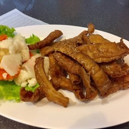 ไส้หมูพะโล้ทอด