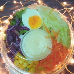 สลัดผักขมๆกับขนมหวานๆ