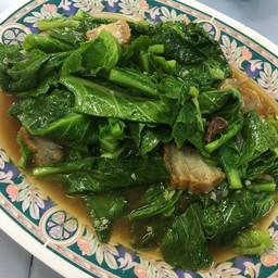 ผักบุ้งหมูกรอบ