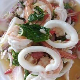 พล่ากุ้งหมึก