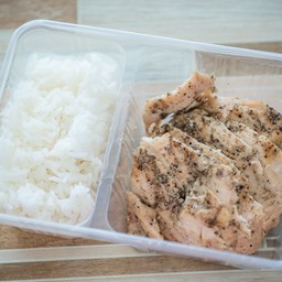 อกไก่พริกไทยดำจิ้มแจ่ว ไก่ 150กรัม ข้าว 100กรัม