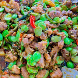 หมูสามชั้นกะปิผัดสะตอ