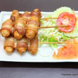 เบค่อนพันไส้กรอก