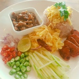 ข้าวคลุกกะปิ