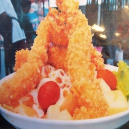 สลัดผักกุ้งทอด Salad shrimp