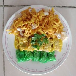 เกี๊ยวหลอดชลบุรี