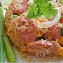 ข้าวผัดแหนม