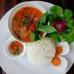 แกงเผ็ดเป็ดย่างไข่เค็ม