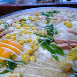 ไข่ดาว ไส้กรอก ข้าวโพด ยำสาหร่าย